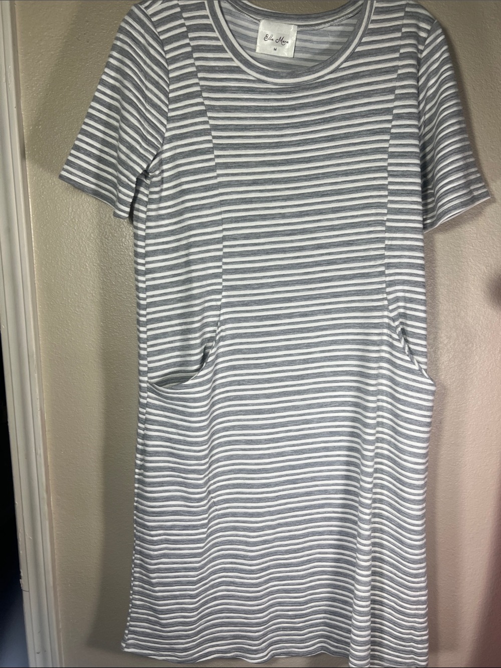 Bella Amore Gray & White Striped Short Sleeve Mini Dress